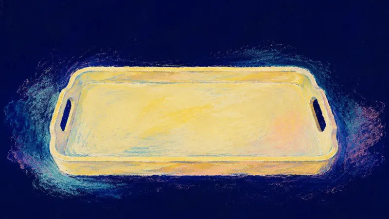 Open Landing An abstract tray restored to a clear, balanced outline, representing a simple system that makes morն