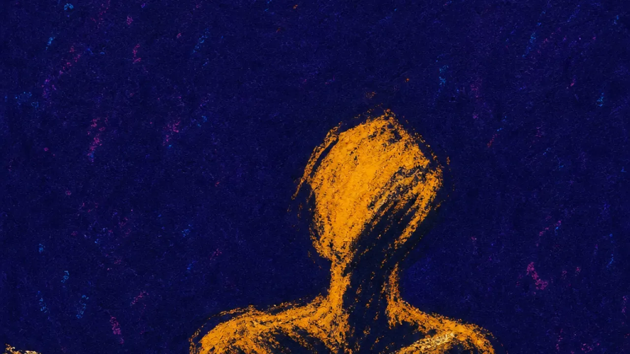 When the chain tightens A solitary figure with tense shoulders and a loose chain near the chest, warm amber pressed into deep indigo space